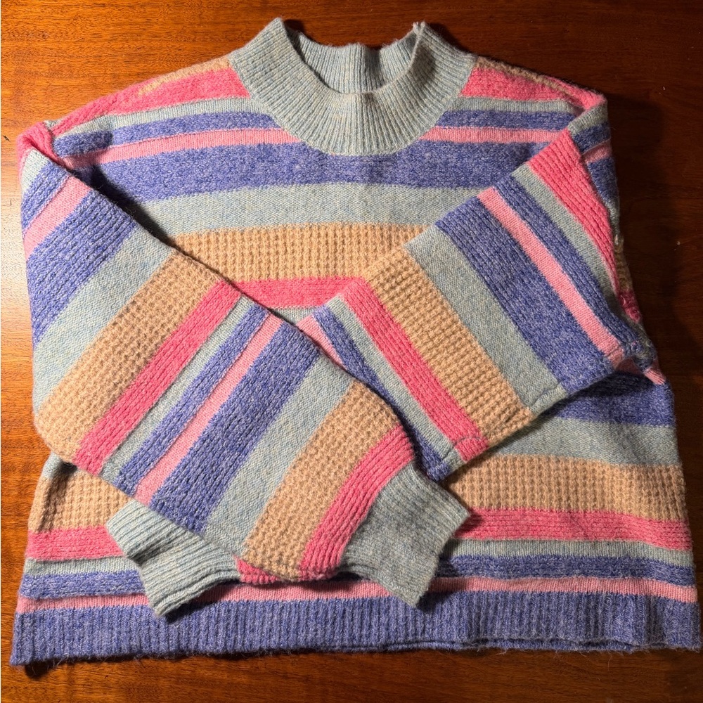 Jessica Simpson super soft spring sweater